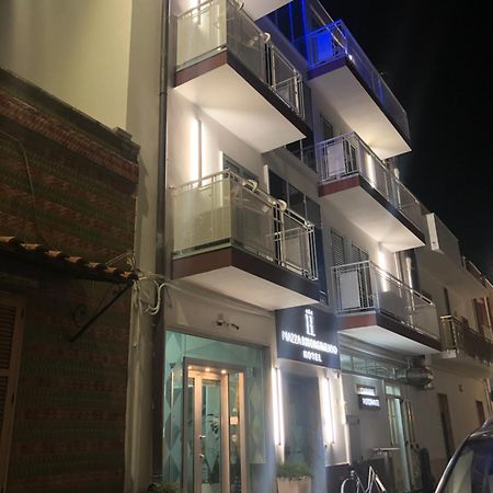 Albergo Piazza Risorgimento 포르토 세자레오 외부 사진