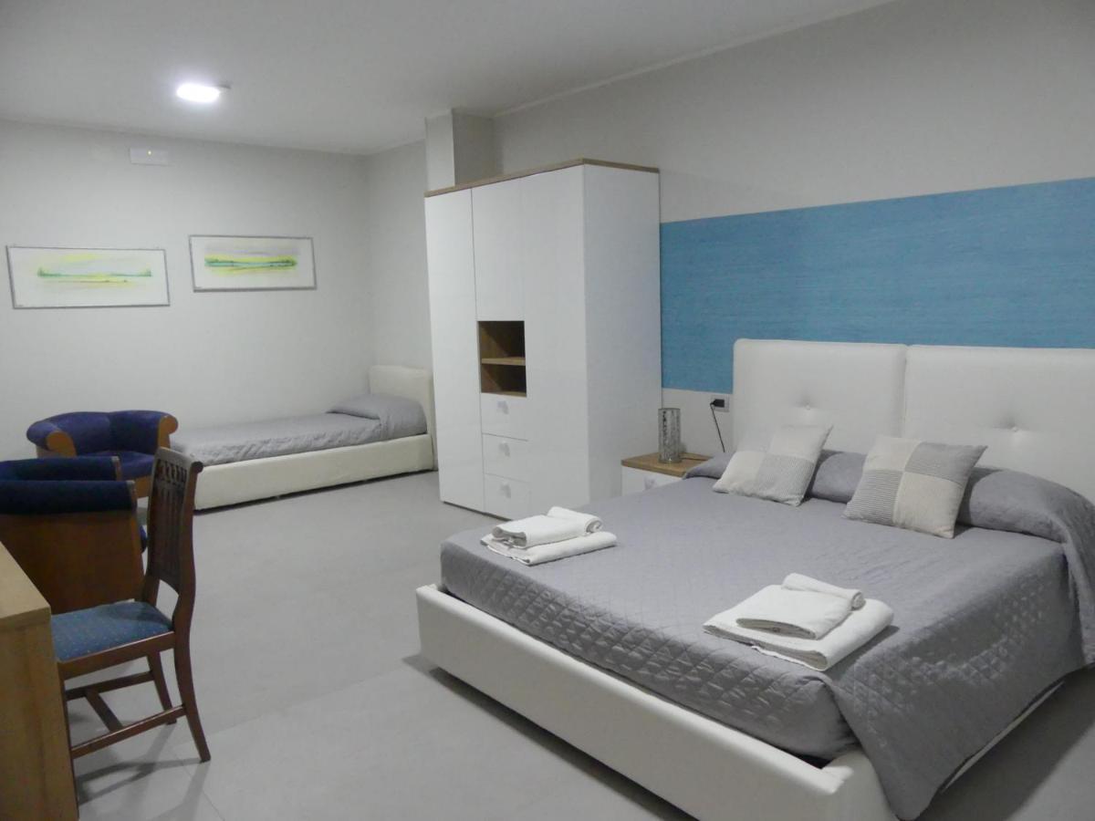 Albergo Piazza Risorgimento 포르토 세자레오 외부 사진