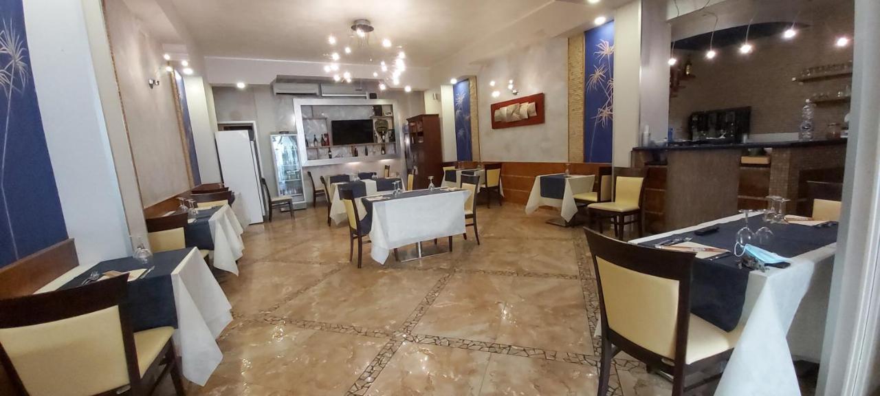 Albergo Piazza Risorgimento 포르토 세자레오 외부 사진